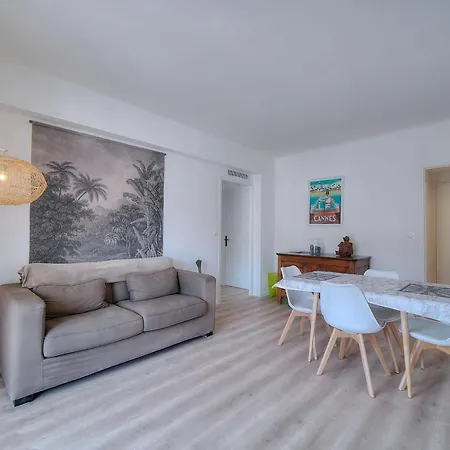 アパート Immogroom - Spacious 3-room - Garage - Terrace - Air Conditioning カンヌ