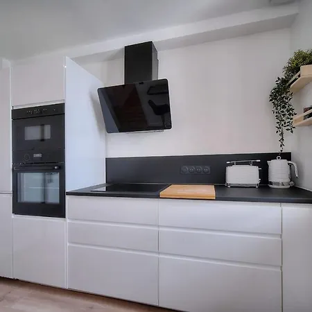 Immogroom - Spacious 3-room - Garage - Terrace - Air Conditioning * カンヌ